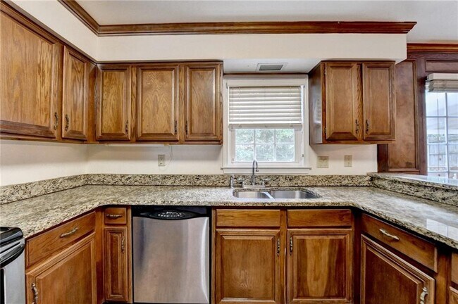 Building Photo - 478 Guilford Cir