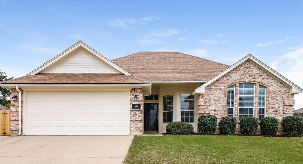 Primary Photo - 621 Pleasant Valley Dr
