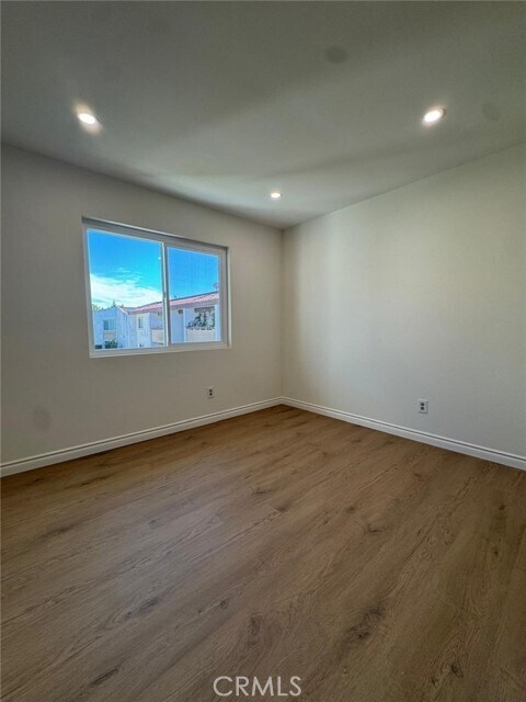 Building Photo - 2511 W Sunflower Ave