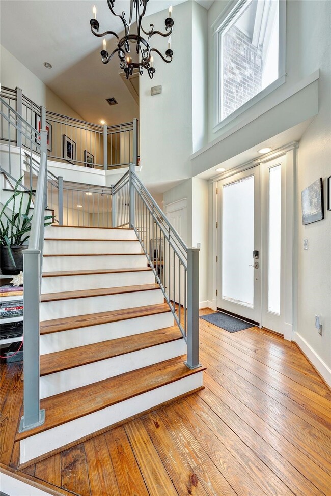 Building Photo - 511 W 22nd St