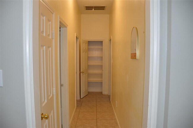 Building Photo - 4810 Claridge Park Ln