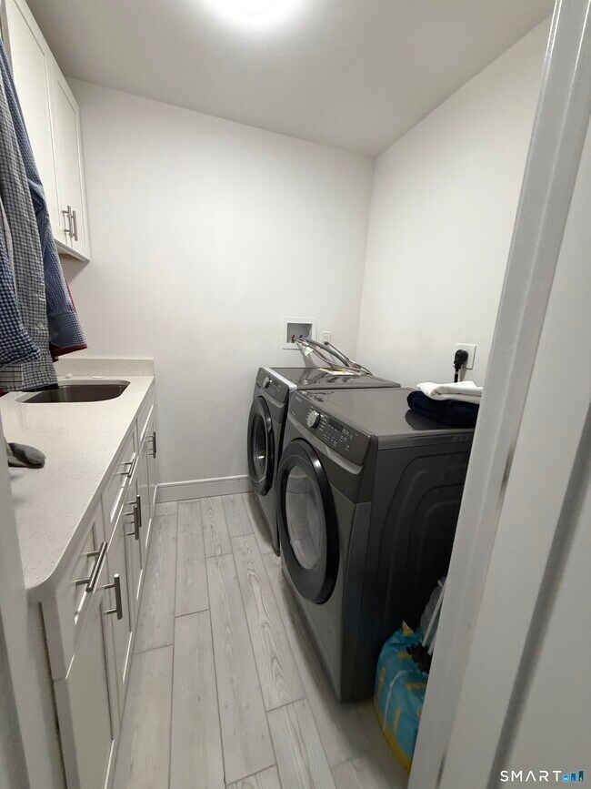 Building Photo - 28 Jefferson Ave