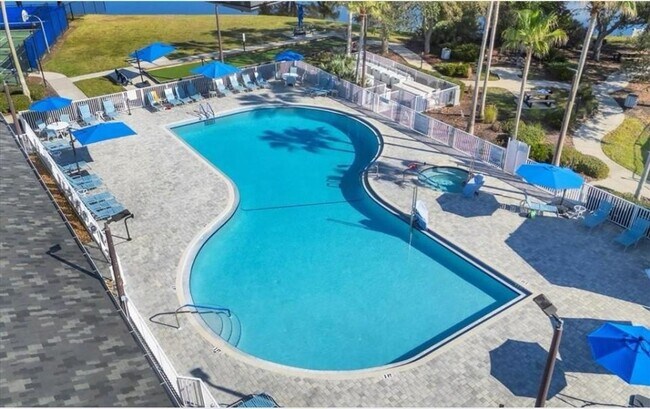 Building Photo - Charming 2BR Duplex in North Port