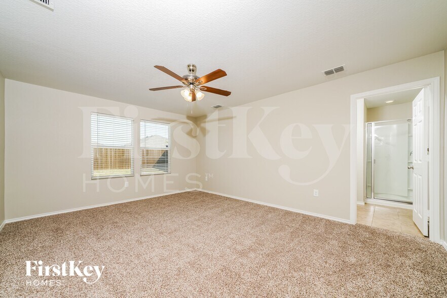 Building Photo - 1505 Vernon Dr