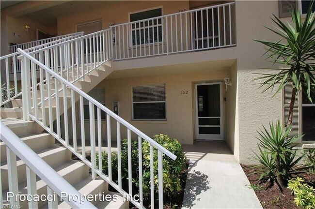 Building Photo - 273 Robin Hood Cir