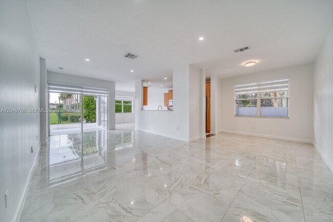 Building Photo - 15950 SW 71st Terrace