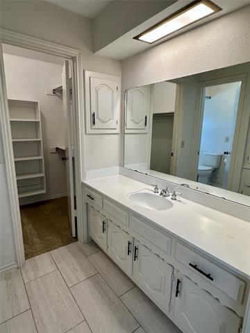 Building Photo - 7145 Crooked Oak Dr