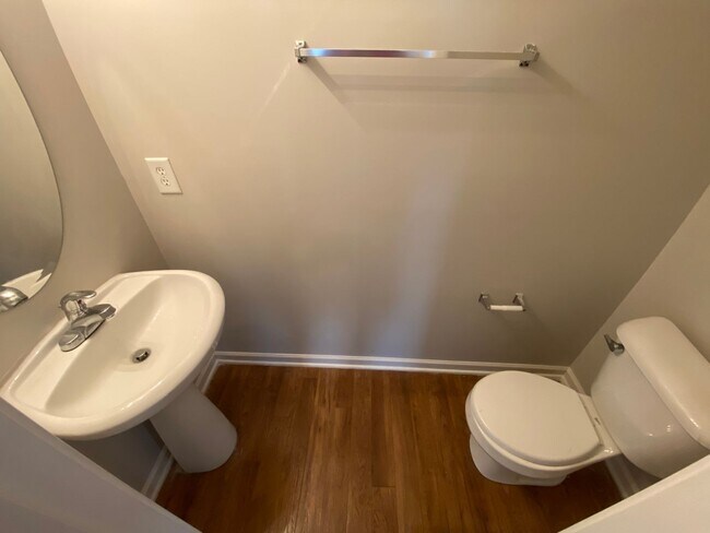 Building Photo - Pristine home located in Linda Vista!