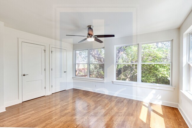 Building Photo - 1321 Bonham Terrace