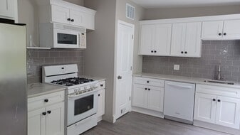 Building Photo - 139 S Lumber St