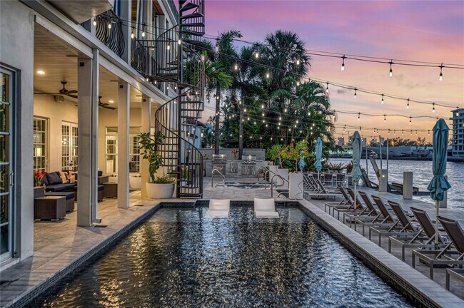 Building Photo - 1317 Middle River Dr