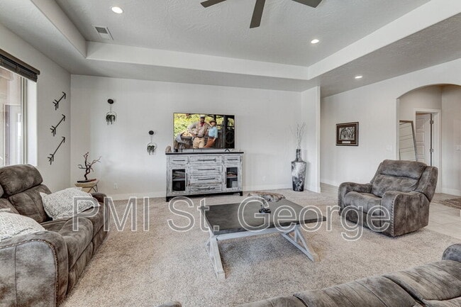 Building Photo - 2823 Kenzies Way