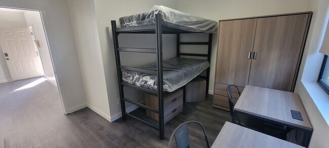 Building Photo - Unit B-Newly Renovated Building , with new...