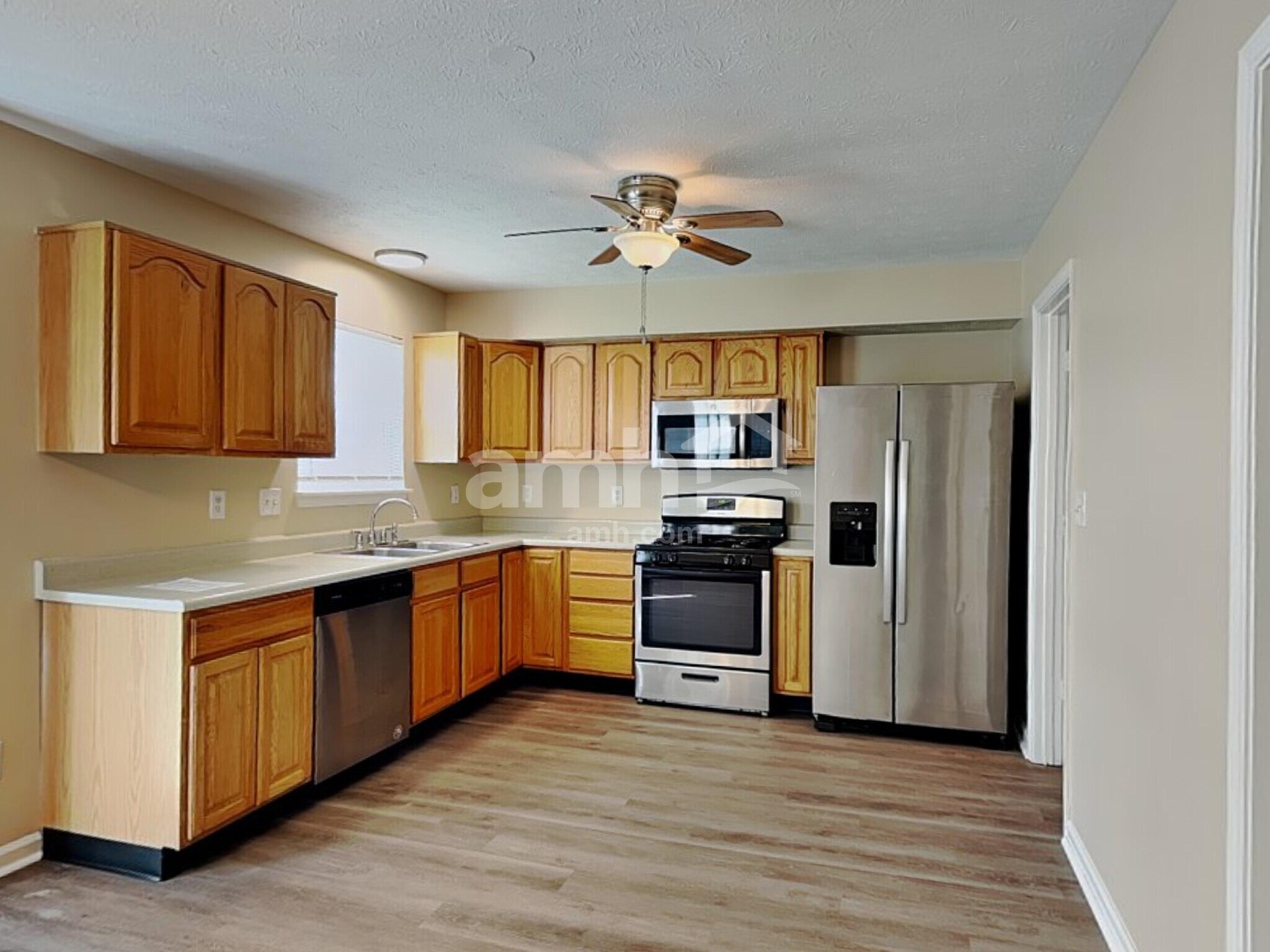Building Photo - 803 Green Woods Dr