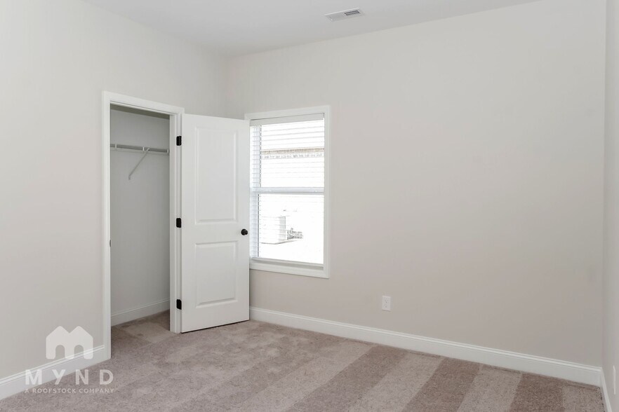 Building Photo - 149 Rose Vly Dr