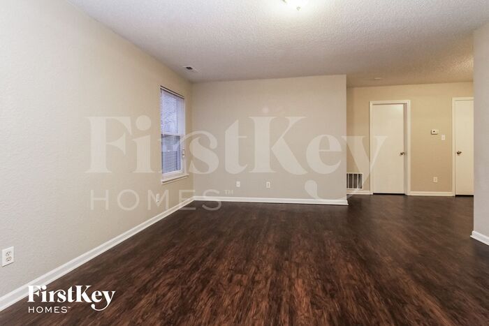 Building Photo - 4041 Magnolia Dr