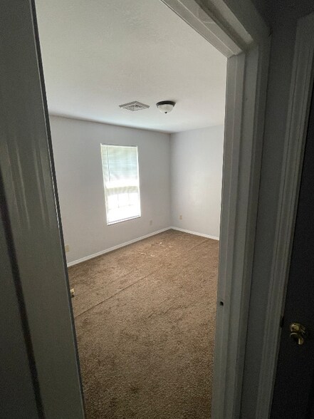 Building Photo - 1915 Park Ave