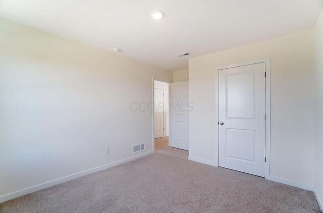 Building Photo - 852 Sunny Vale Dr