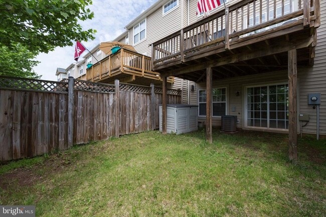 Building Photo - 43237 Highgrove Terrace