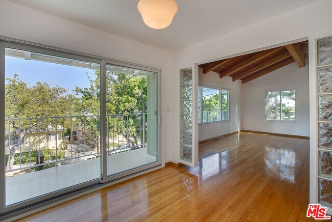 Building Photo - 2534 7th St