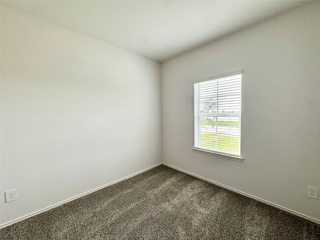 Building Photo - 1606 Cedar Pointe Ct