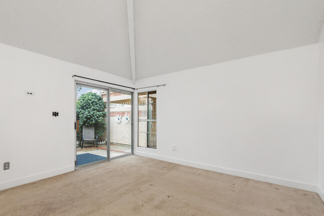 Building Photo - 49336 Eisenhower Dr