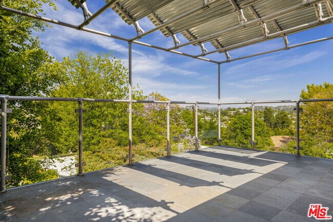 Building Photo - 4075 Los Nietos Dr