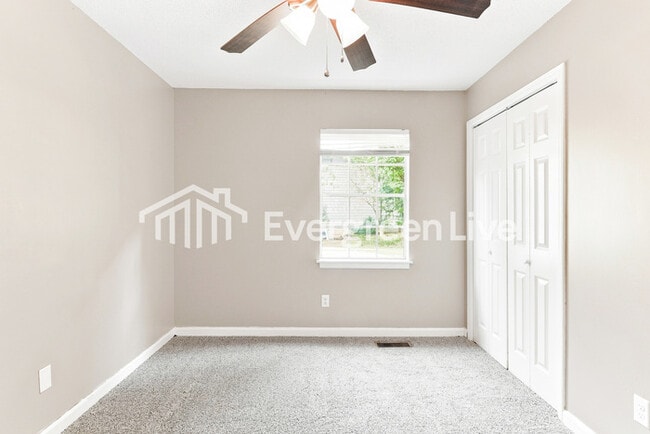 Building Photo - 1737 Molly Dr