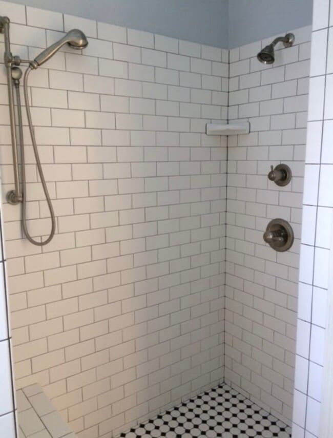 Building Photo - 1717 Upperline St