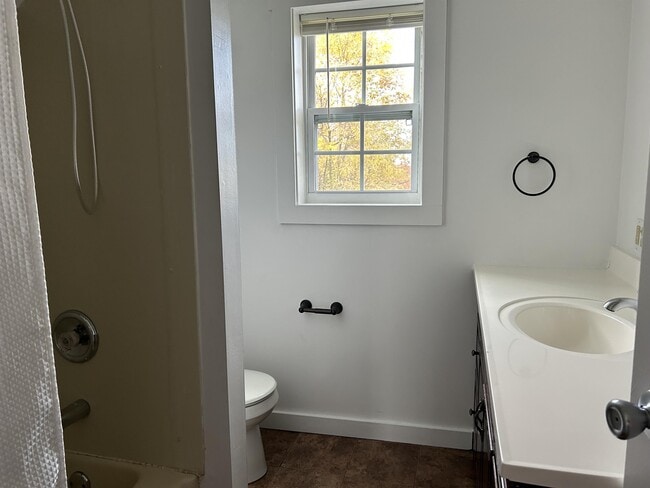 Building Photo - 349 E Fulton St