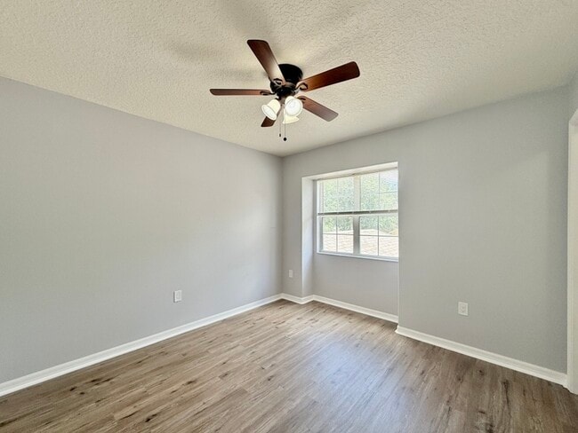 Building Photo - 10325 Boyette Creek Blvd