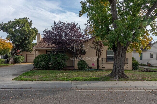 Building Photo - 966 W Mariposa Ave