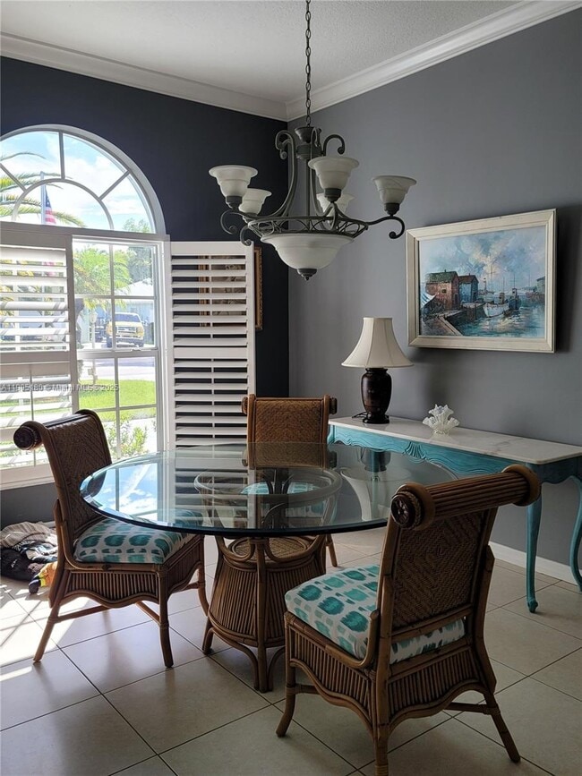 Building Photo - 365 NE Vanda Terrado