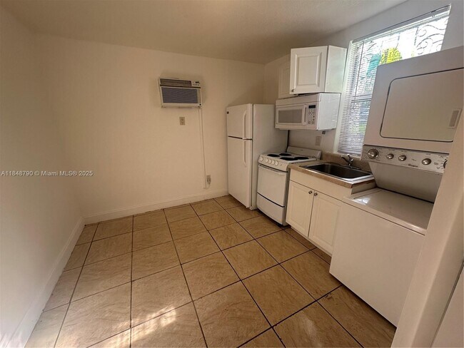 Building Photo - 559 NW 44th St