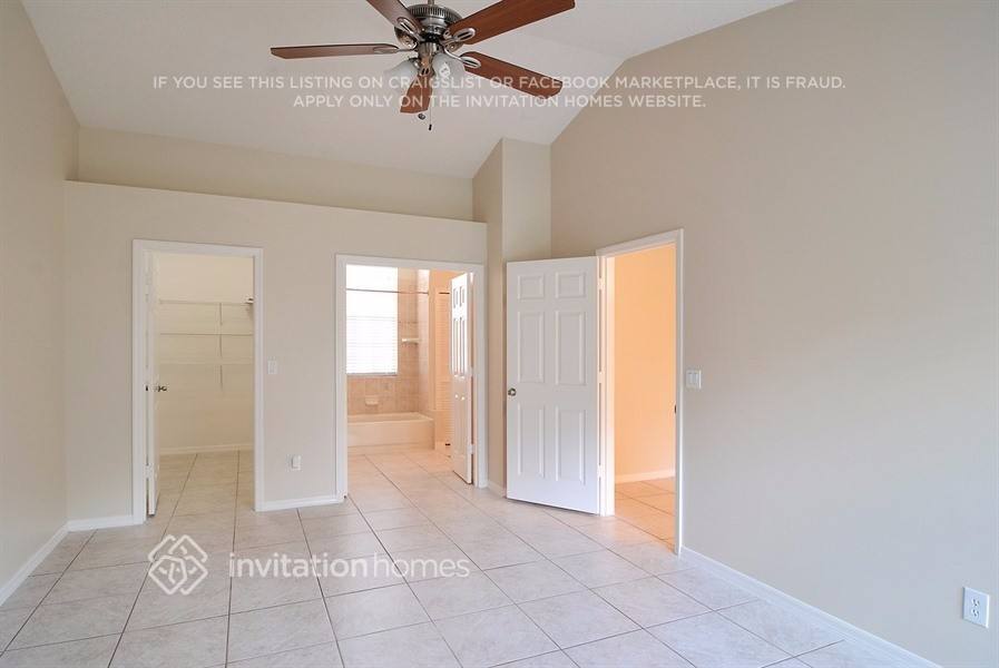 Building Photo - 1649 SE Lorraine St