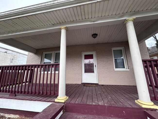 Building Photo - 1214 Hamilton Terrace SE