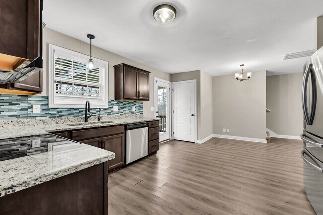 Building Photo - 1197 Old Charlotte Trace