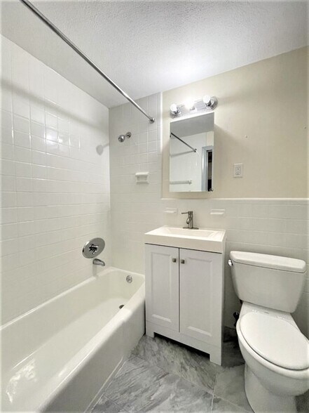 Primary Photo - 23 Burlington St