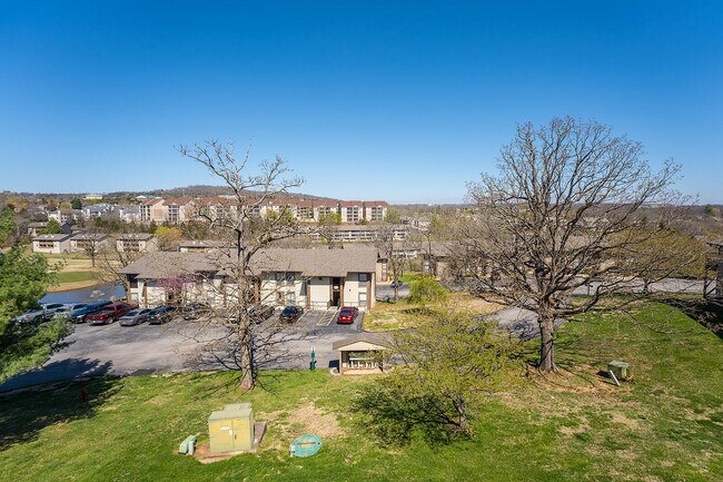 Building Photo - 133 Troon Dr