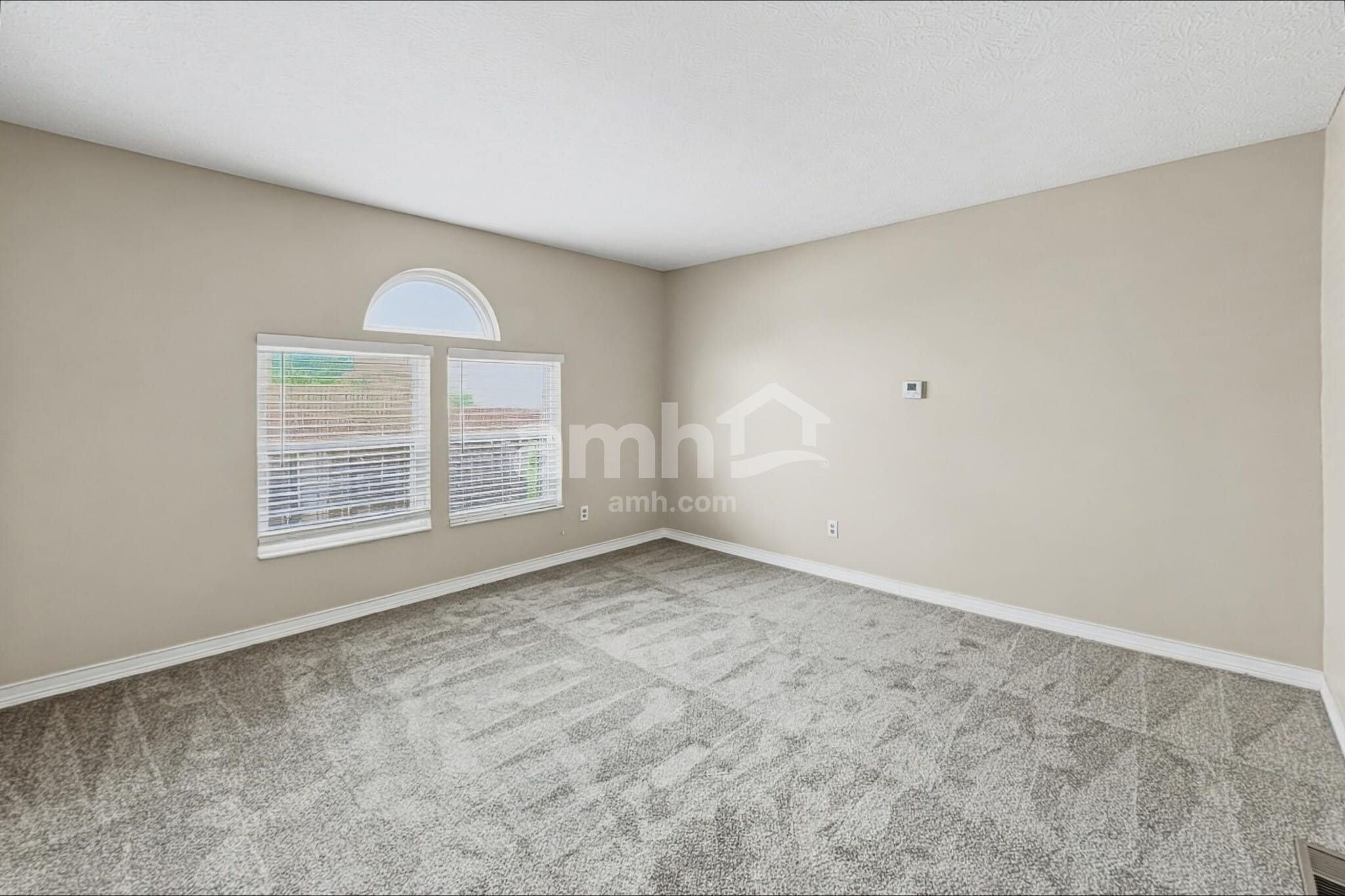 Building Photo - 838 Avalon Dr