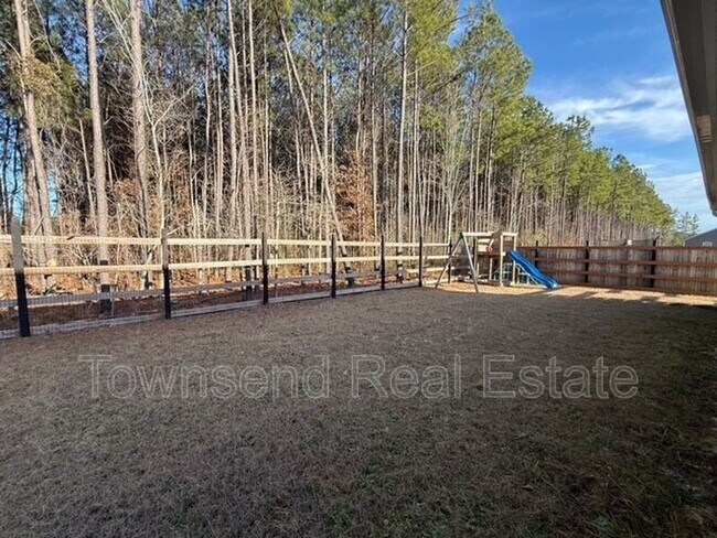 Building Photo - 83 Kotata Ave