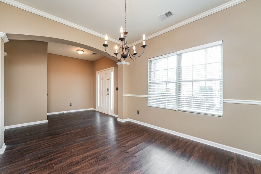 Building Photo - 981 Rock Elm Dr