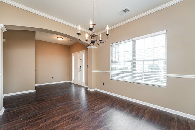 Building Photo - 981 Rock Elm Dr