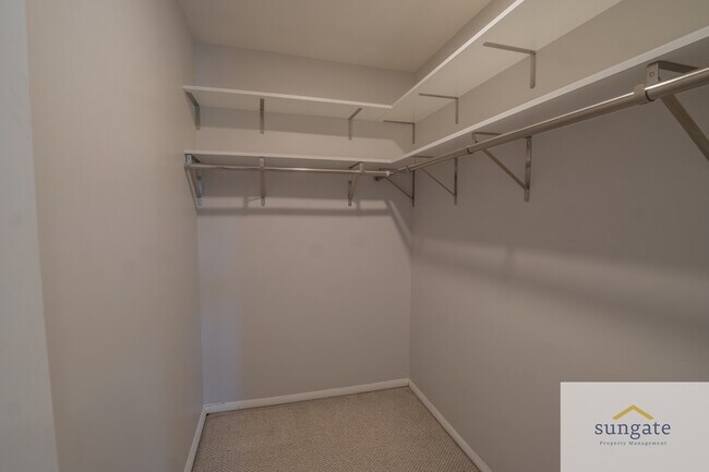 Building Photo - 5 Grandee Ct