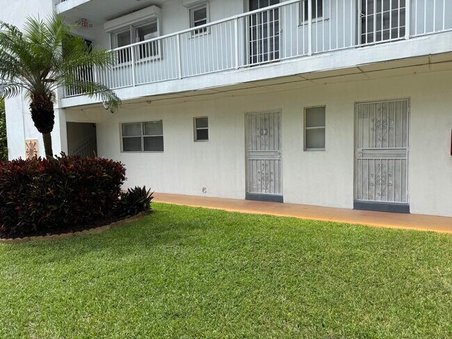 Building Photo - 4500 N Flagler Dr