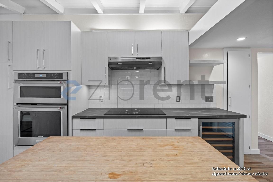 Building Photo - Unit