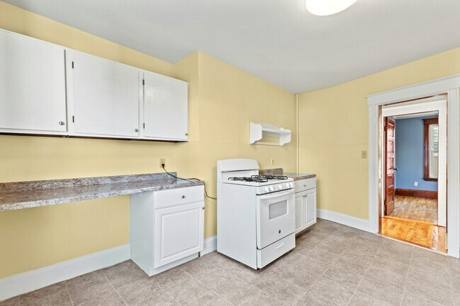 Building Photo - 37 Arlington St