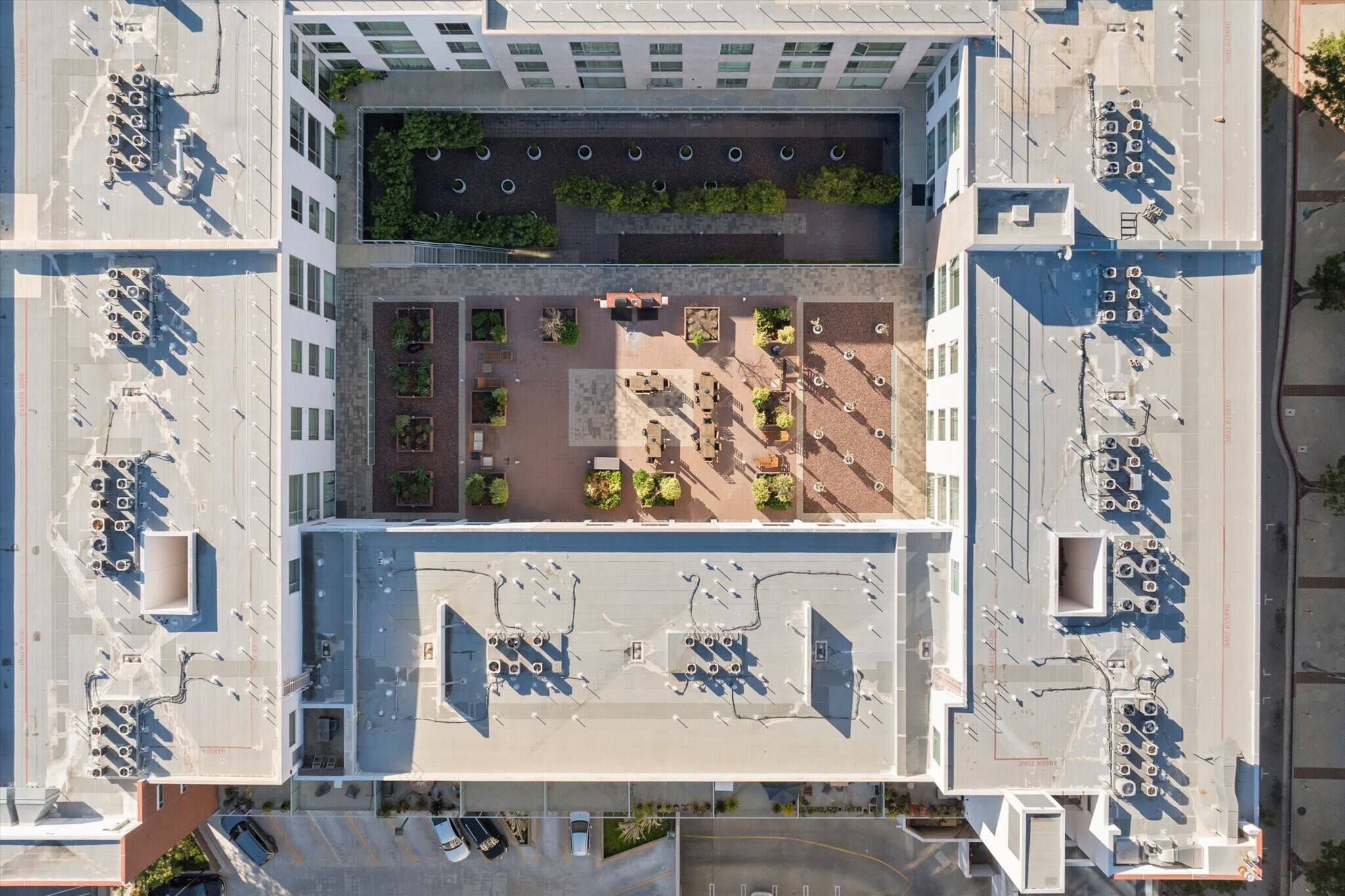 Building Photo - 285 W 6th St