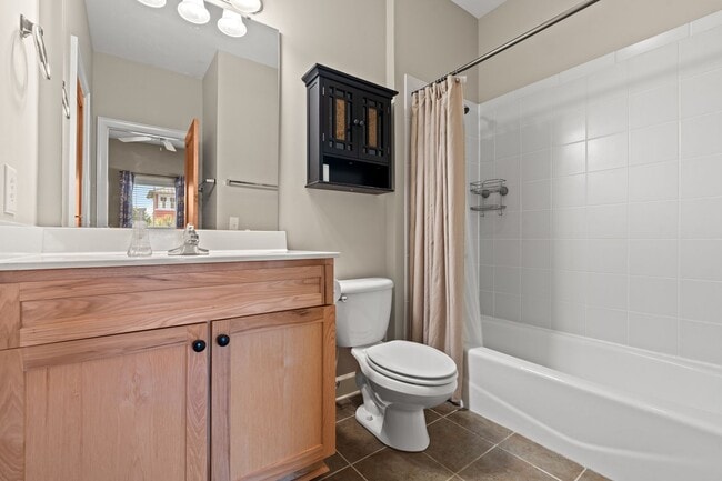 Building Photo - Mingo