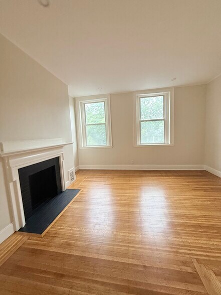 Building Photo - 1726 Beacon St